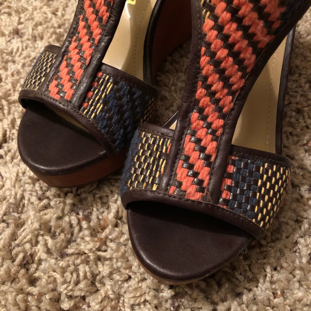 Weave Pattern Roman Wedges - Picture 3 of 4